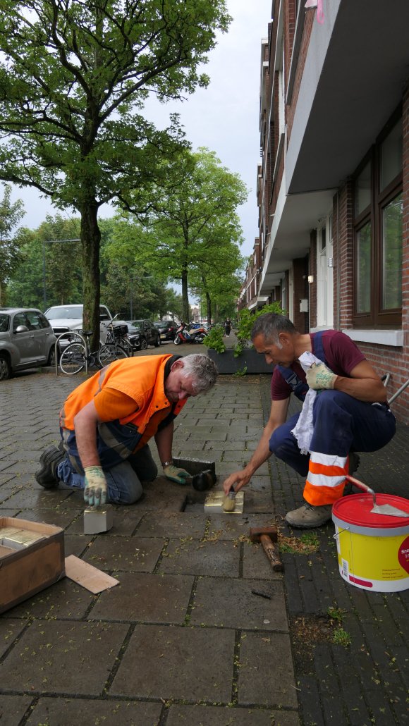 Stolpersteine S'dam tweet media