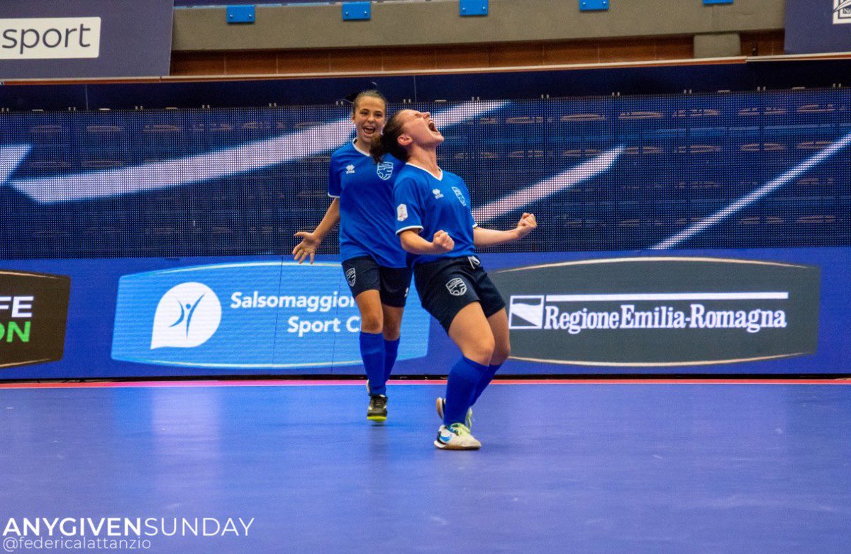 FULL TIME a Salsomaggiore 🤩PAZZESCHEEE #BabyCitizens. Si vola in SEMIFINALE SCUDETTO #Under19 🏆🇮🇹🔝 Congratulazioni ragazze, e complimenti mister Mosca. #FutsalFinals #WeareCitizens