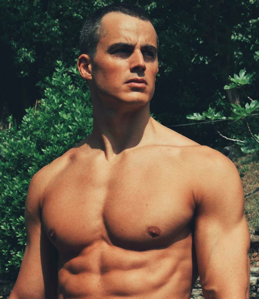 FT9E2AwWQAM70os?format=jpg&name=medium