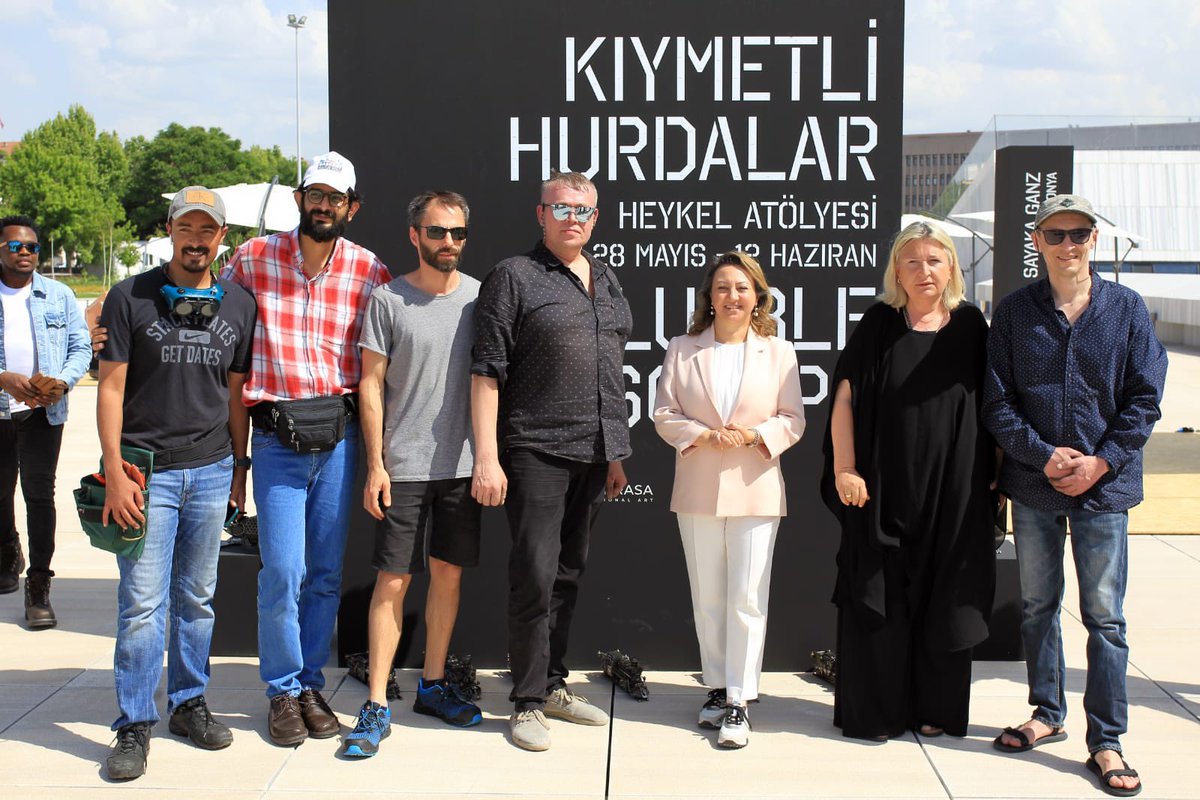 OzgulOzkanYAVUZ's tweet photo. Başkent Kültür Yolu Festivalimizde hurda malzemeler farklı ülkelerden 10 sanatçının ellerinde hayat buluyor. 

Hurdanın sanat eserine dönüşme macerasını CSO Ada Ankara Açık Alan’daki heykel atölyesinde izleyebilirsiniz. 

#FestivalBaşkentte
#BaşkentKültürYolu
@bkulturyolu https://t.co/fD3HPioNUY