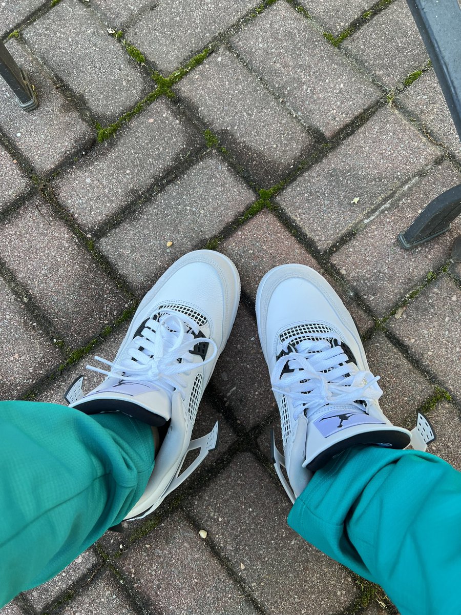 thaworldwideguy's tweet image. The new #military4’s