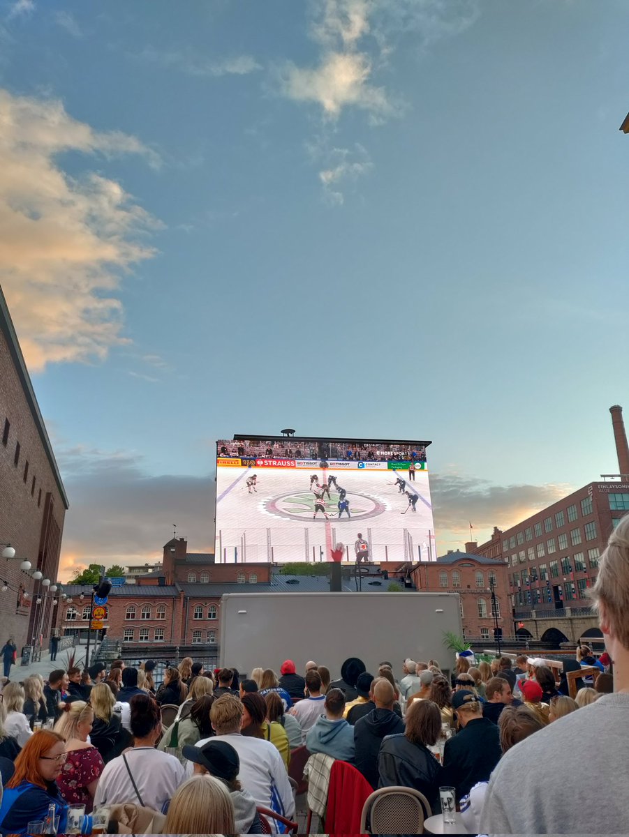 maribrekker's tweet photo. FINLAND JUST WON THE WORLD CHAMPIONSHIP IN ICE HOCKEY 🇫🇮🇫🇮🇫🇮🇫🇮🇫🇮🇫🇮🇫🇮🇫🇮🇫🇮 https://t.co/8sIA0SxKmH