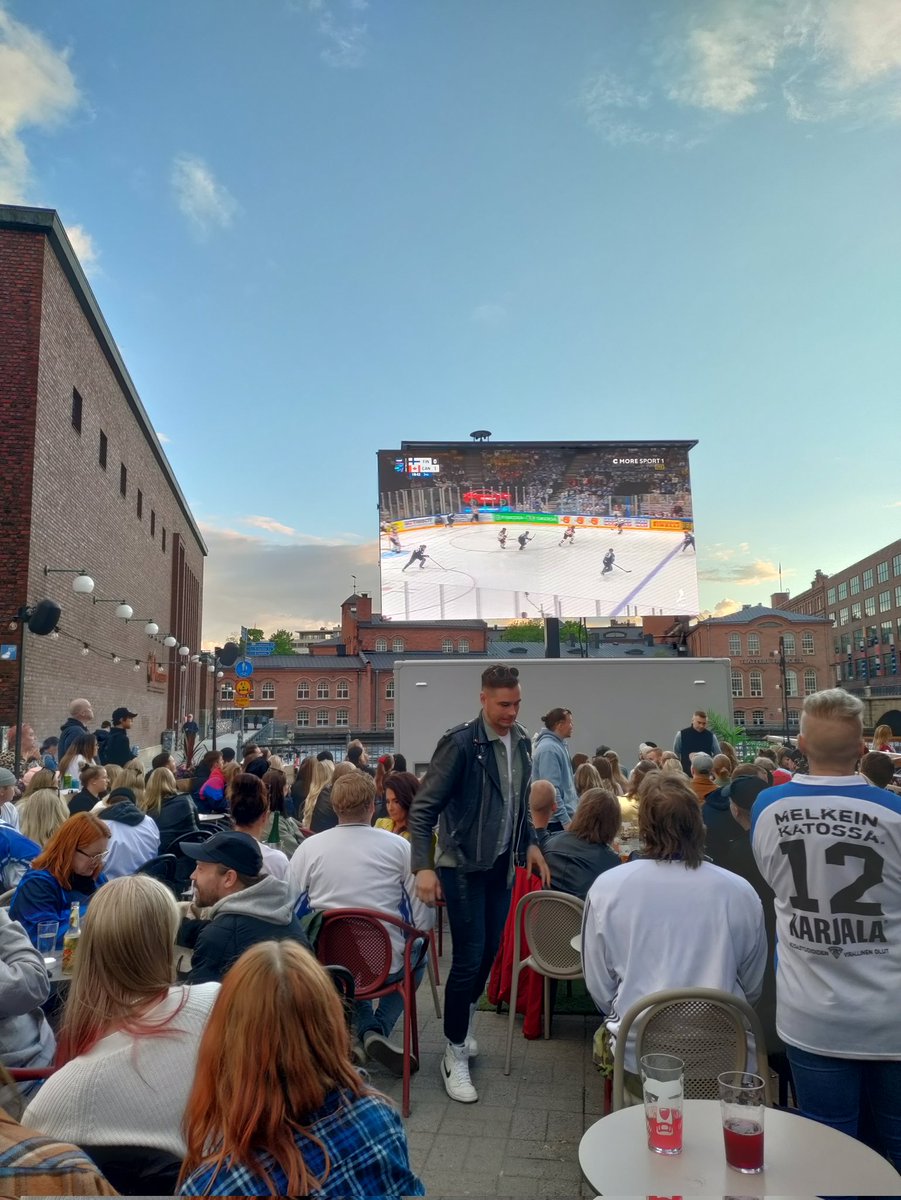 maribrekker's tweet photo. FINLAND JUST WON THE WORLD CHAMPIONSHIP IN ICE HOCKEY 🇫🇮🇫🇮🇫🇮🇫🇮🇫🇮🇫🇮🇫🇮🇫🇮🇫🇮 https://t.co/8sIA0SxKmH