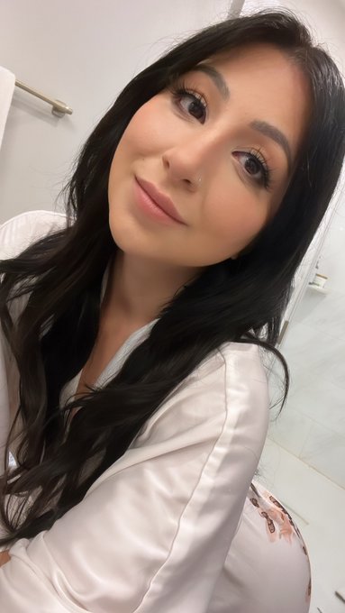 Filming facesitting videos and a handjob today https://t.co/hED6V3FoAF
