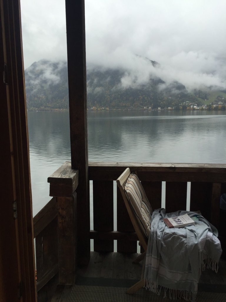 …
"جميل جدًا أن يضع الإنسان اعتباراتٍ لعمره، أن يظهر أثر الأيام والتجارب التي خاضها في شكله ومظهره وتفكيره وعمله، أن ينتبه لما يقول وما يفعل وألا يعيش كأن لا شيء قد صقل له معارفه واحترامه لنفسه وللآخرين"..🌷
 #فضفضه
#مقاطعة_الكافيهات