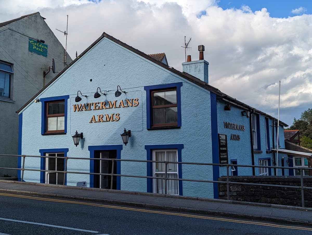 PubsCymru's tweet photo. Iechyd da @ToshFan44 @ErwynJ o'r #WatermansArms #Penfro 👍🍺🍺🍺🍺 https://t.co/bCY9ss2XWc