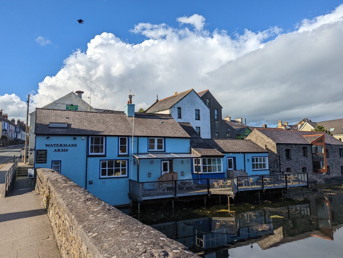 PubsCymru's tweet photo. Iechyd da @ToshFan44 @ErwynJ o'r #WatermansArms #Penfro 👍🍺🍺🍺🍺 https://t.co/bCY9ss2XWc