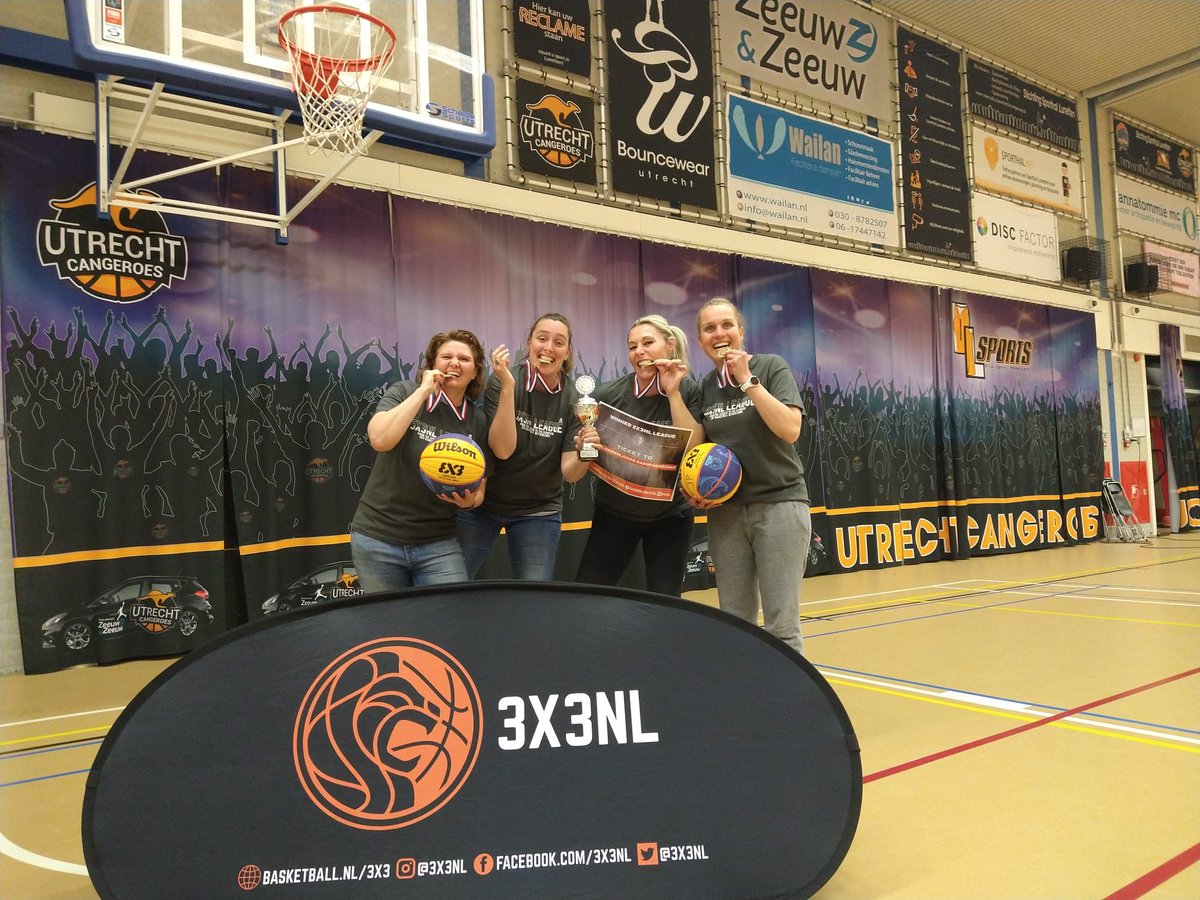 Wij zijn trots 🏆 want Utrecht Cangeroes levert de Nederlands kampioen 3x3 voor 35+ 
Goed gedaan Leontien, Marije, Jantiene, Rachel, Marloes en Gerda!
🧡🦘🏀
#basketball #kampioenen #3×3

utrechtcangeroes.nl/2022/05/29/utr…