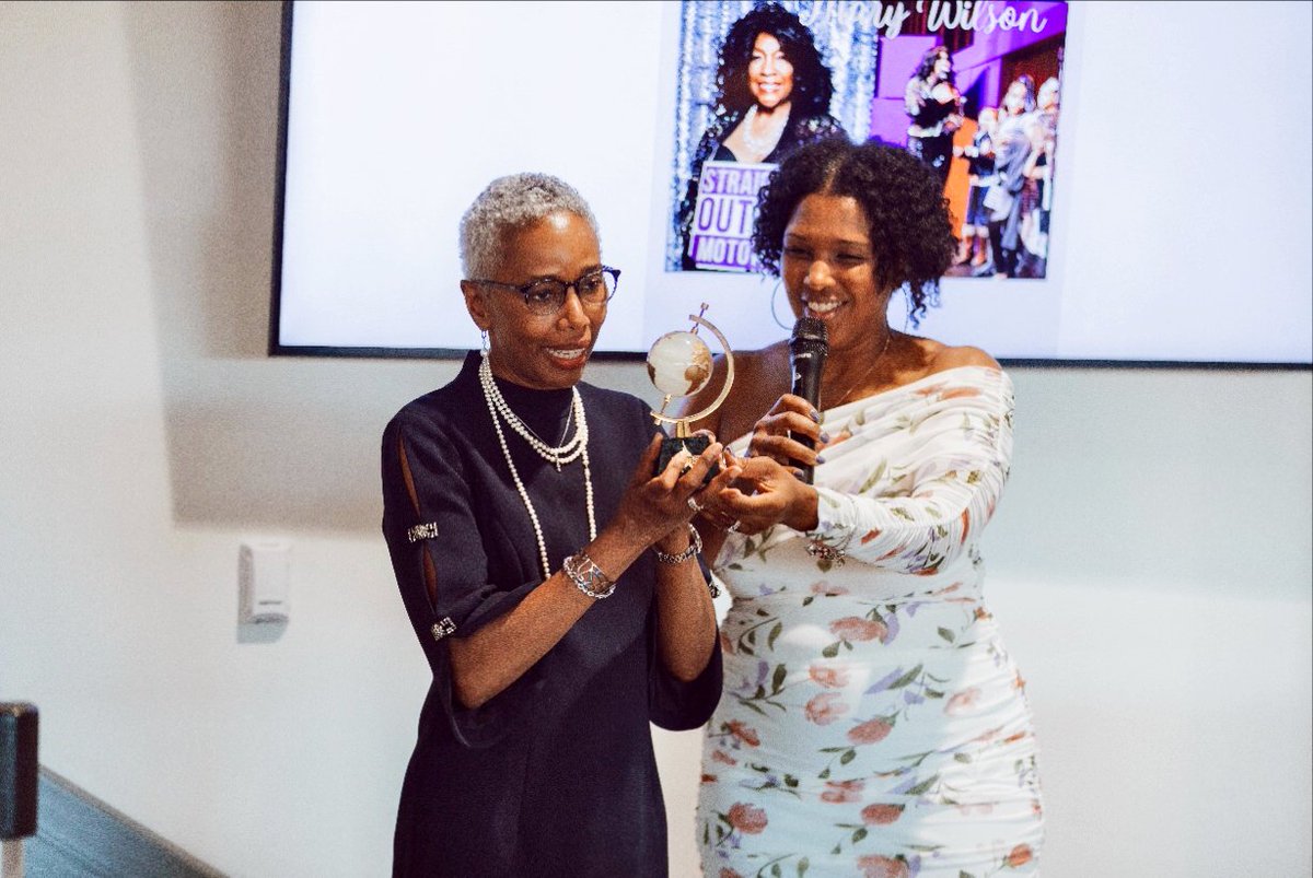 MWilsonSupreme's tweet image. Mary Wilson was a longtime supporter of Figure Skating In Detroit (@FSinDetroit), providing opportunities for young girls to express their creativity and talents on the ice. ⛸