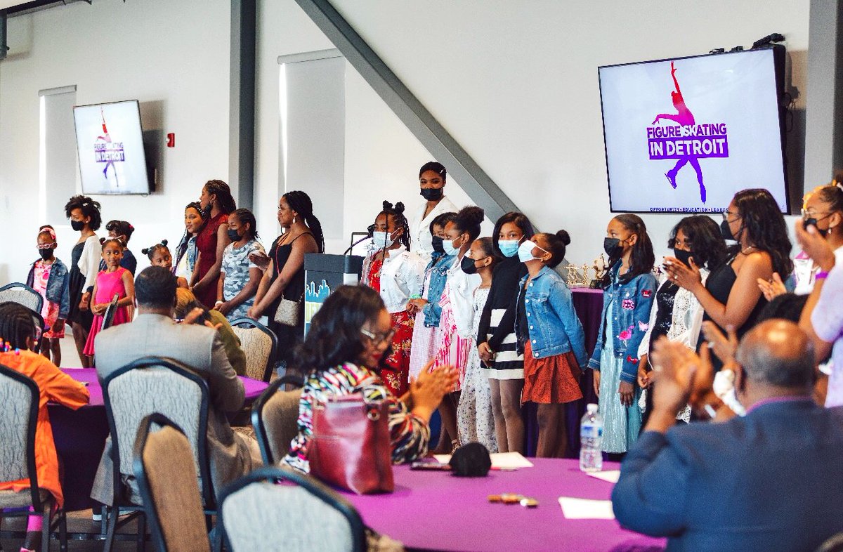 MWilsonSupreme's tweet image. At this month’s Student Awards Ceremony, the organization bestowed local philanthropists Priscilla Perkins and Ellen Hill Zeringue with the Mary Wilson Humanitarian Award. Members of Mary’s extended family were present to witness this inaugural honor in her name.