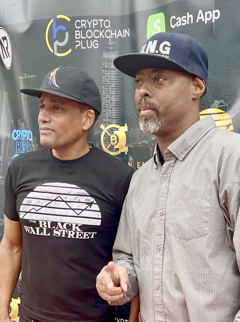 UNGRADIOSTATION's tweet photo. Building with our community leaders in the city of Los Angeles, Ca @hillharper @tavissmiley & @NajahRoberts for the #DFRtour2022 God Bless from @UNGRADIOSTATION #LasVegas up next May 30th 1445 W. Alexander Rd Ste 103 Norh Las Vegas, NV 89032 3PM https://t.co/AITO0YhXD3