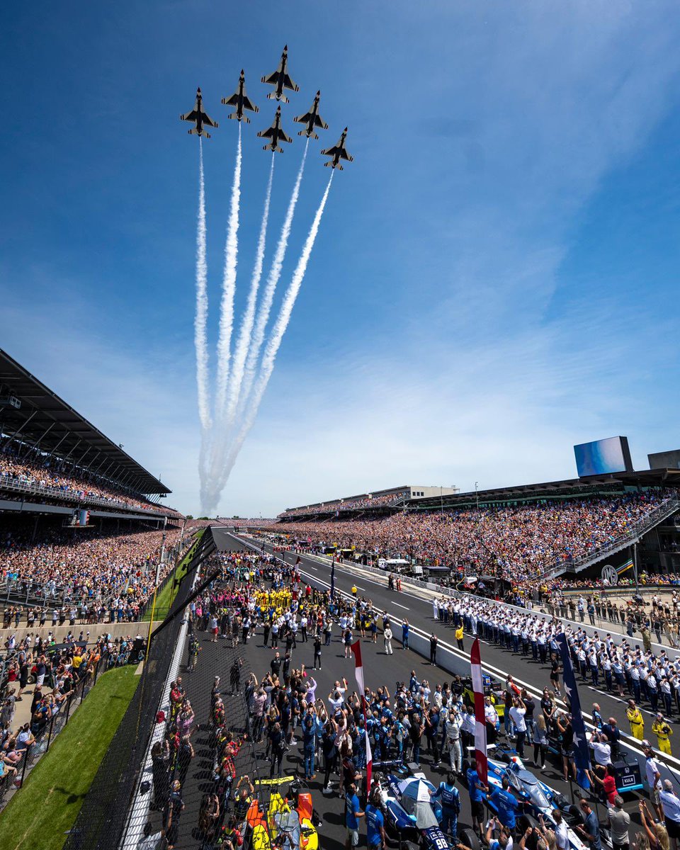 AFThunderbirds's tweet photo. Horsepower 🤝 Airpower 

It’s great to be back! It was an honor to kick off the 106th Annual #Indy500 @IMS 🏎 https://t.co/lJH5OG3adh