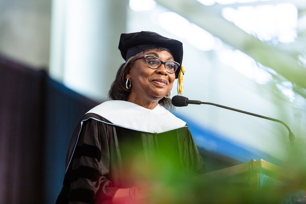 Mount Holyoke College tweet media