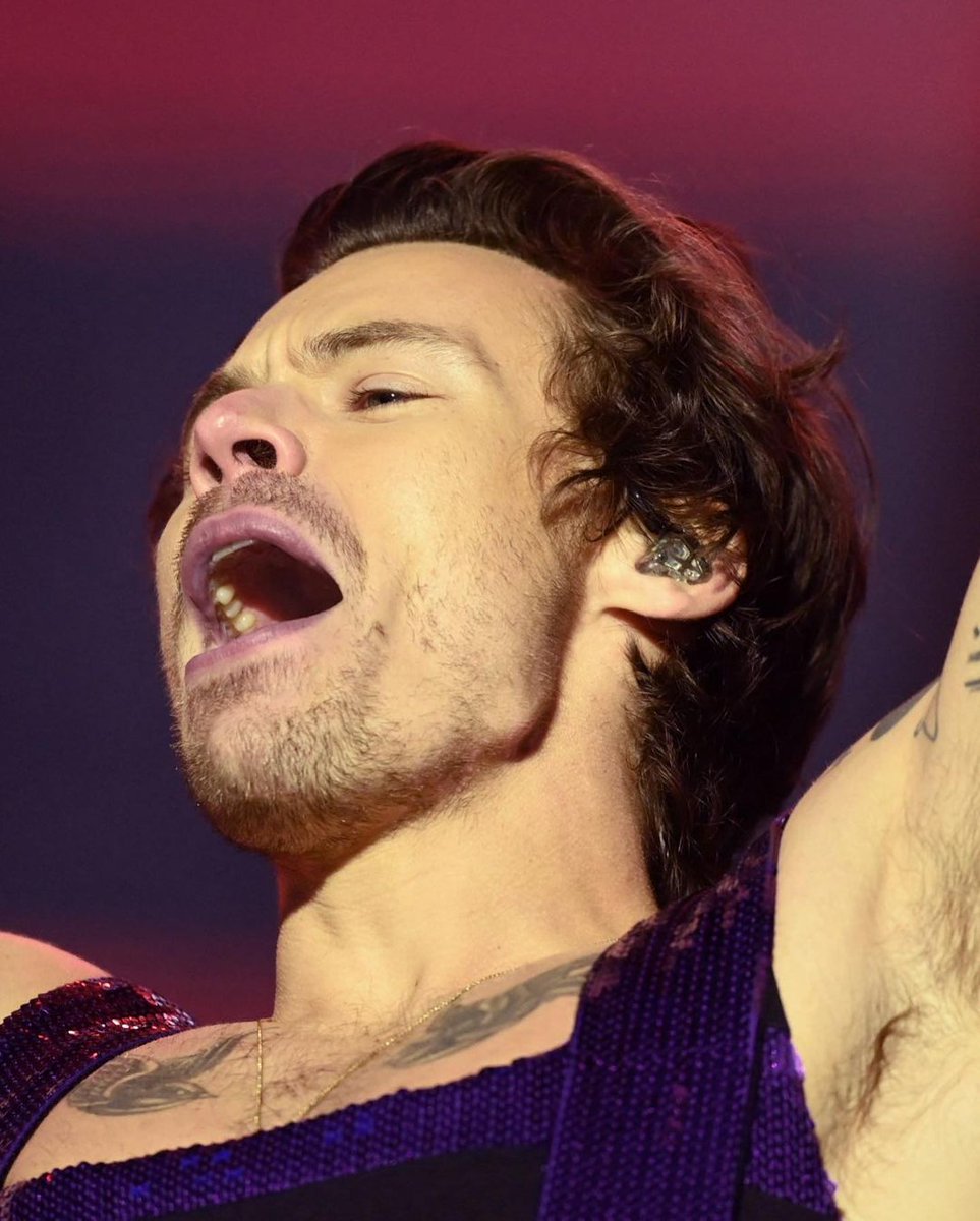 HSPHQs's tweet photo. Harry no palco do #BBCWeekend hoje! (29.05)

via: harry_update https://t.co/kDpEBCYkKw