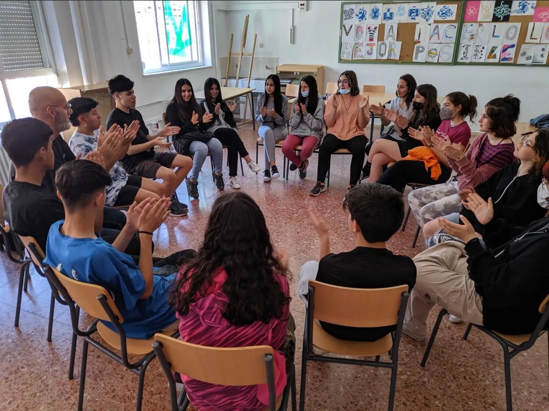 AytoTorrelaguna's tweet photo. Todos los miércoles y viernes, impartido por la @asocgaraje, Taller de Música Urbana en el #IesAltoJarama organizado por la Concejalía de Juventud del Ayto de #Torrelaguna y financiado por la @ComunidadMadrid 
Compartimos imágenes de este grupazo 
#JuventudTorrelaguna https://t.co/EPsz5mB8Zr