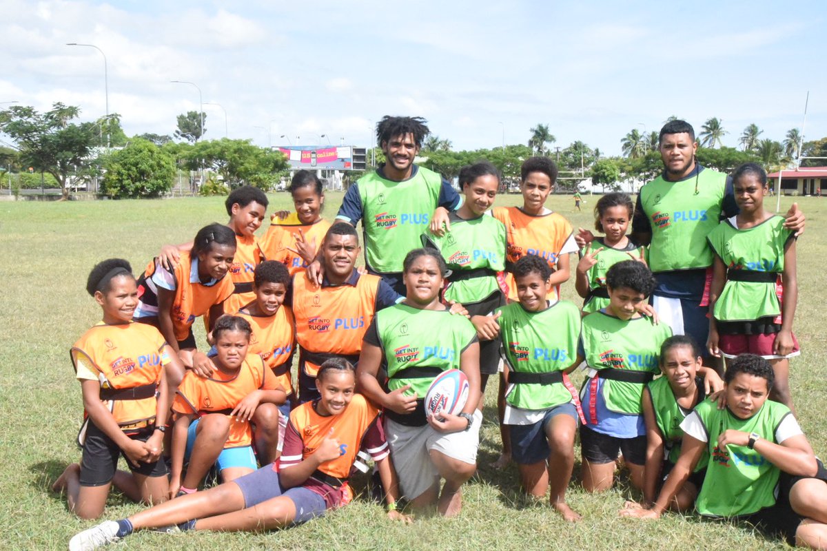 TeamUp_Program's tweet photo. VINAKA @Fijian_Drua for engaging in a Get into Rugby PLUS school clinic in 🇫🇯 last week. Delivered by @oceaniarugby & @fijirugby, & supported by 🇦🇺‘s #TeamUpProgram, GIR PLUS is enabling more boys & girls to participate & learn important life skills through the sport. #Sport4Dev https://t.co/Vt7QZfWnFn