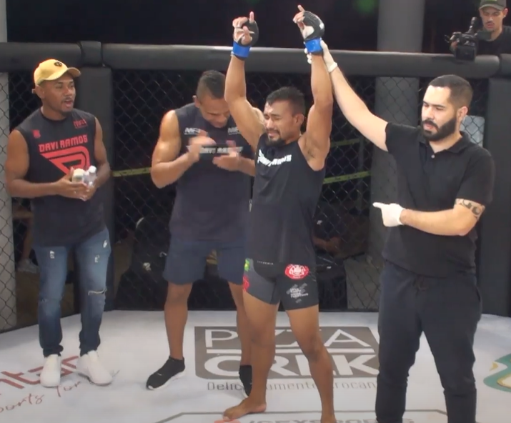 BrazilianFS's tweet photo. OFFICIAL RESULT: Inaildo Santos improves to 9-1 after defeating Nilton Galvao via unanimous decision! 

Watch #BrazilianFS10 LIVE and FREE: https://t.co/KCU1WDgEQQ https://t.co/Ca6ILUgpAS