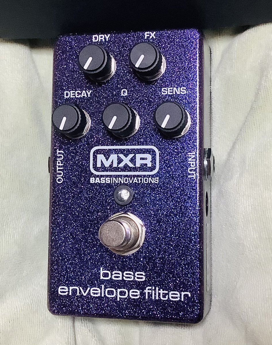 akkie5150's tweet photo. MXRのM-82 BASS ENVELOPE FILTERゲット。DRY/FXツマミがイイ仕事します。これでファンキーなカッティングを弾くと楽しい(^^)
#MXR #BASSENVELOPEFILTER https://t.co/fMgR2ZxaXN