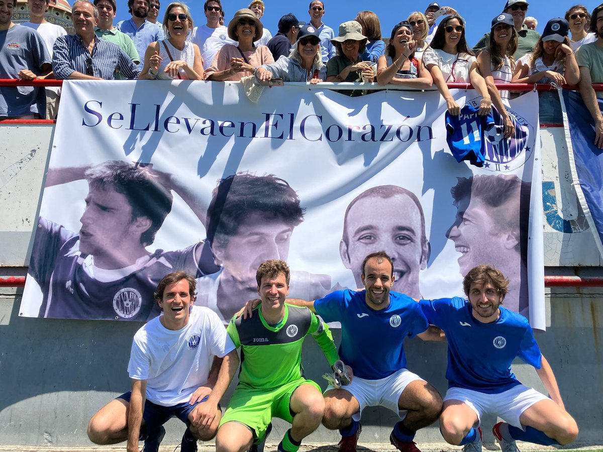 OlympiaIICE's tweet photo. Lo vivido hoy ha sido una locura!!

GRACIAS POR TODO @enriquepich @JandroGramunt, Manuto y Guille. Sois historia del club!! https://t.co/6Zr38DEuWf