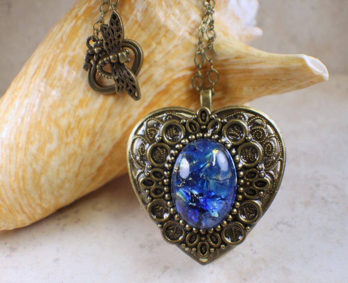 Sapphire Blue Glass Opal Music Box Locket, Music Box Necklace, Mini Music Box, Musical Pendant, Music Box Jewelry, Heart Photo Locket tuppu.net/b315a3e9 #Etsy #Handmadejewelry ##pottiteam #Charsfavoritethings #BlueGlassOpal