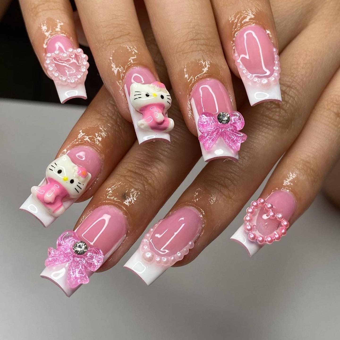 Hello Kitty Nails With Bow