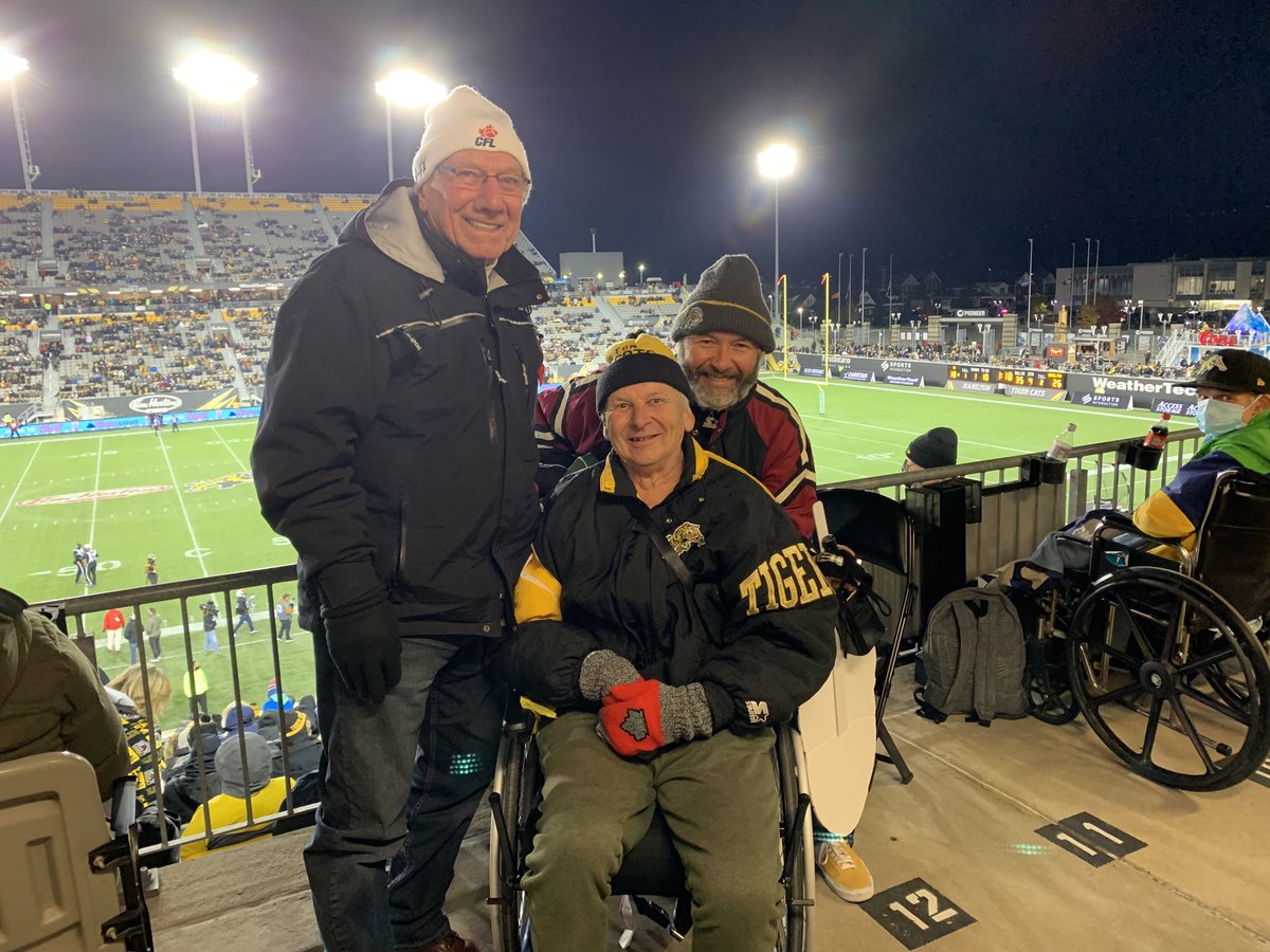 wally_walker's tweet photo. 🐐🇨🇦 #CFL #CFLmemories #pic11 https://t.co/hLJN5LAzVf