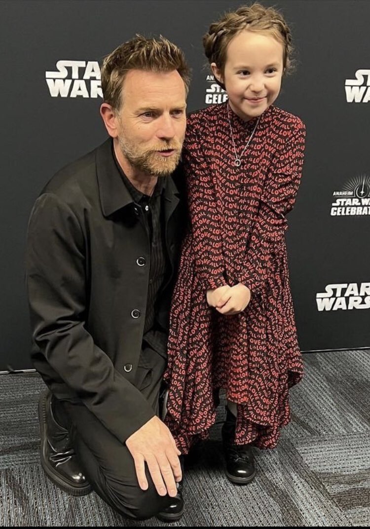 itsbellaxrose's tweet image. literally the cutest photo that’s ever existed #starwars