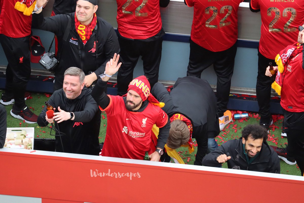 Wanderscapes365's tweet photo. What a memorable day! ❤️ this team #lfc #LFCParade #LFCFans #YNWA #Liverpool https://t.co/V03hM9NJBD