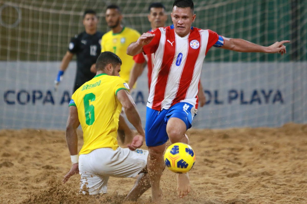 nolosericar's tweet photo. 👏🏻¡HISTÓRICO!⚽
La Selección Paraguaya de Fútbol Playa obtiene su primera #CopaAmérica al imponerse 3 a 2 sobre Brasil. 🇵🇾👊🏼🤩
¡Cracks, @lospynandipy! 🙌🏼✨
#OrgulloPynandi https://t.co/pfA65TA0Fi
