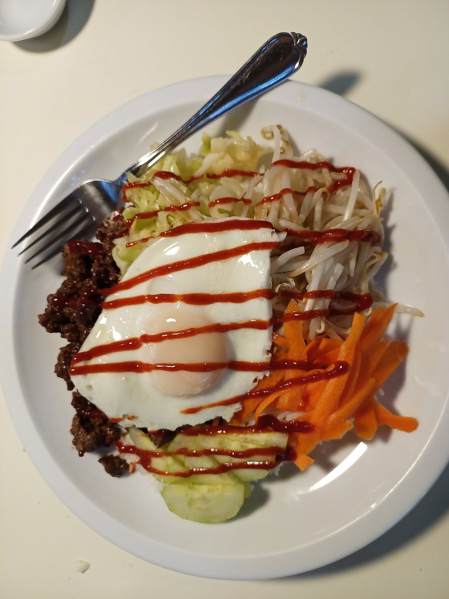 Ever since covid, I've mostly just been at home. One of the things I've been doing is learning to cook, and now I cook dinner for my family twice a week.

There's real fulfillment in putting together a delicious plate of food for everyone. Made some bibimbap tonight.