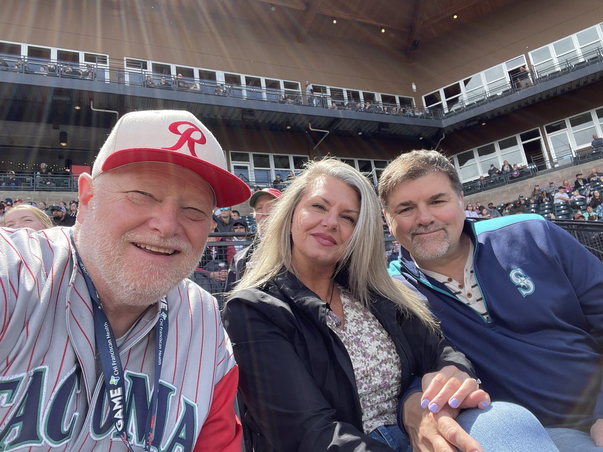 wrede_jr's tweet photo. #RSelfie https://t.co/eg6G4Mkae3