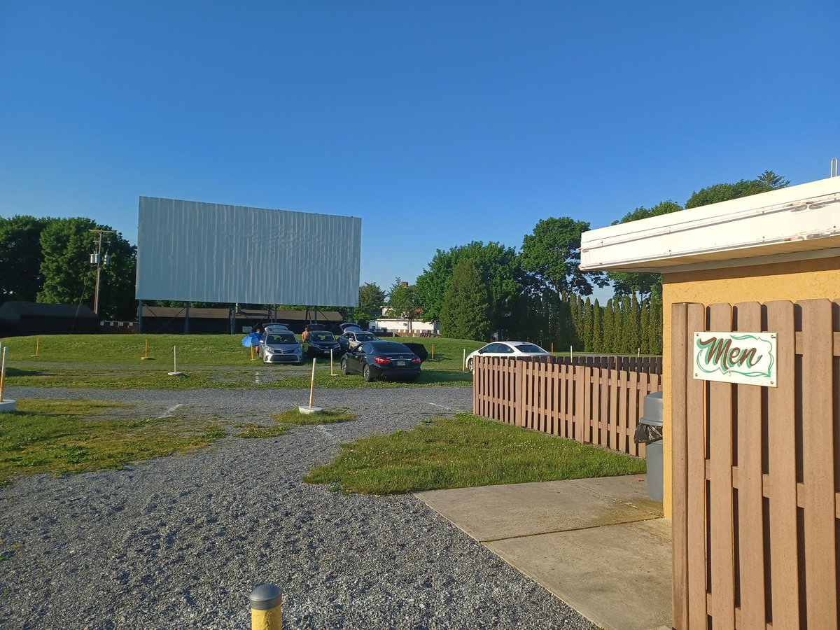 Waiting for the sun to go down at <a href="/Shankweilers/">Shankweiler's</a> to see #TopGunMaverick 

#TheLastDriveIn