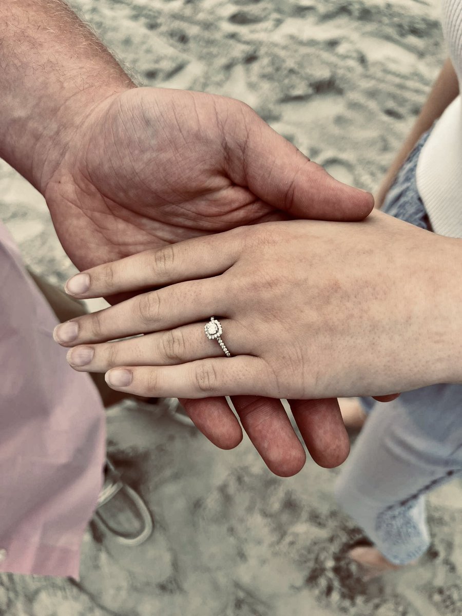 ryleegleason's tweet photo. when “let’s go get cute pictures” turns into GETTING ENGAGED TO THE LOVE OF MY LIFE 🥹🤍 https://t.co/a1ciGOgyRY