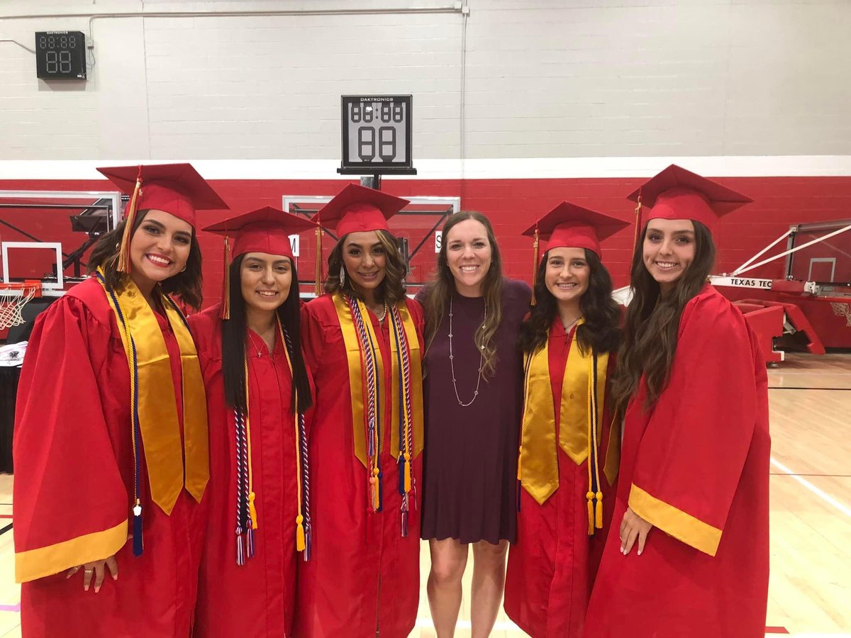 CHSMustangSball's tweet photo. Wishing these girls all the best in the coming years. Thank you for representing Coronado 🥎 well on and off the field.  Your Mustang family will be rooting for you in all of your endeavors!
#Ohana #OTSS #SetTheTable #HustleAndHeart #NeverSatisfied https://t.co/HmIHvRcmp4