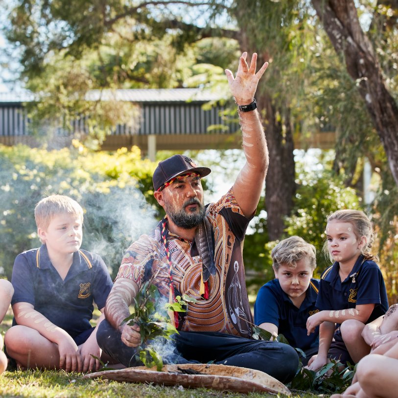 NSWEducation's tweet photo. Storytelling through symbols and sequences. 🗣️ To kick off Reconciliation Week, find out five ways maths is used in Aboriginal culture: https://t.co/habGYFqphQ

#MathsTrainsTrains #NRW2022 https://t.co/j7zBJvGiQ2