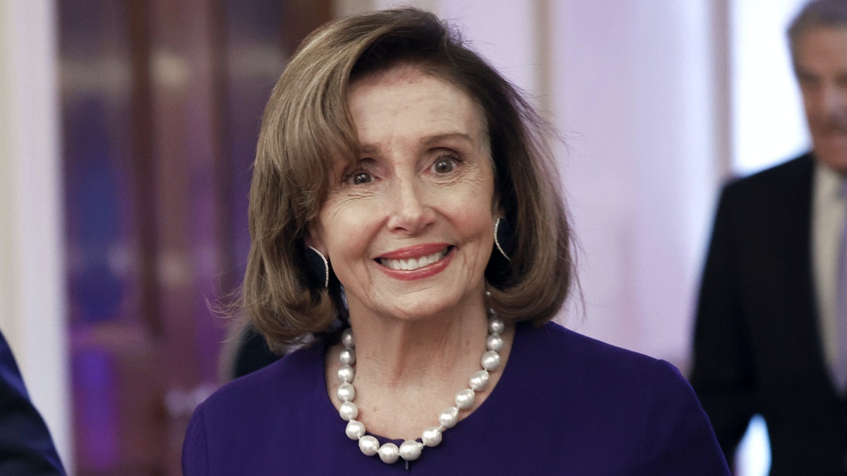 realDailyWire's tweet photo. Nancy Pelosi’s Office Responds To Her Husband Being Arrested https://t.co/DyipgwvVXi https://t.co/7UuUtm2h5Z