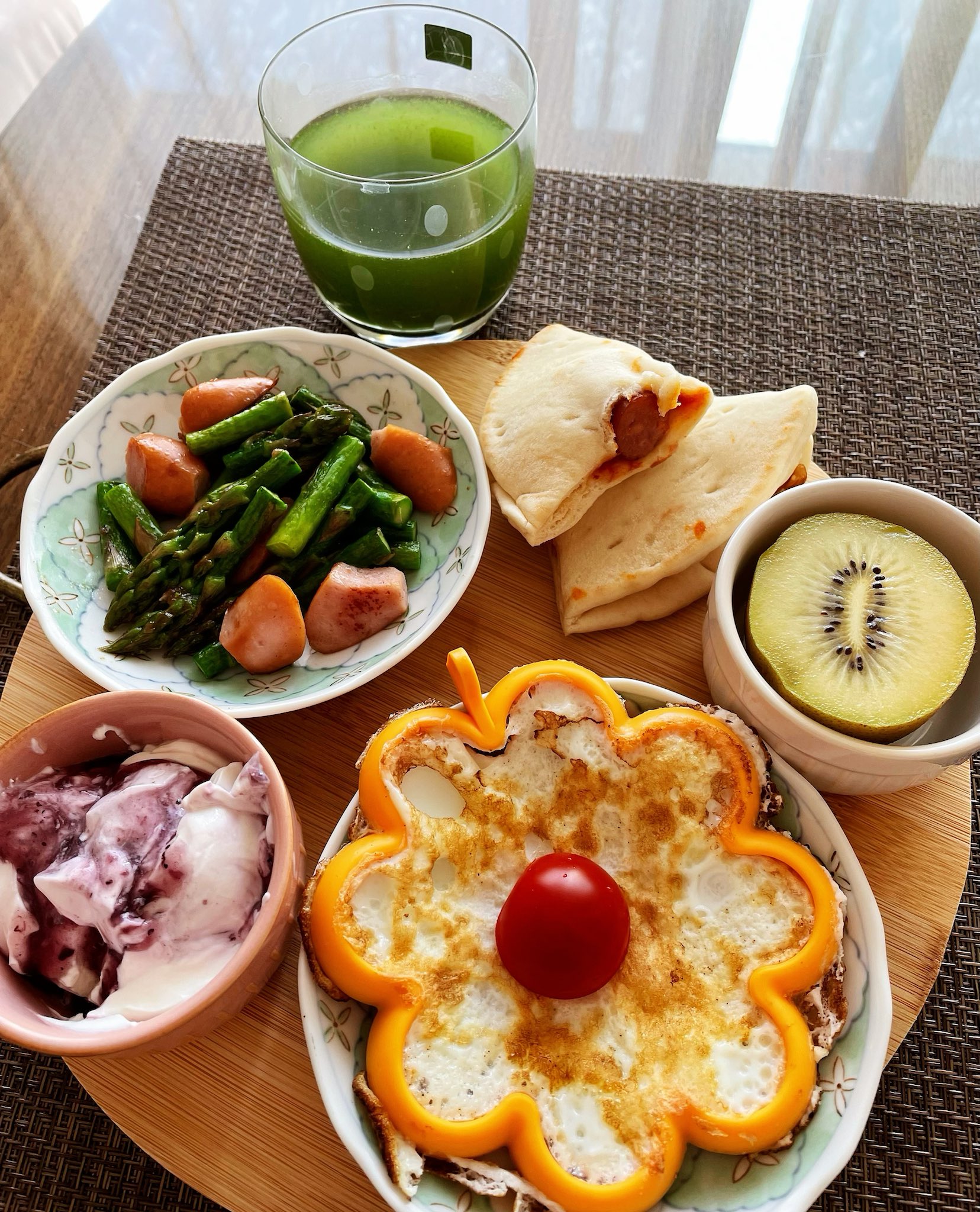تويتر あおい على تويتر おはようございます また1週間が始まりましたね かわいい朝ごはんを食べて出かけます 朝ごはん おうちごはん T Co Ph8uisfca3