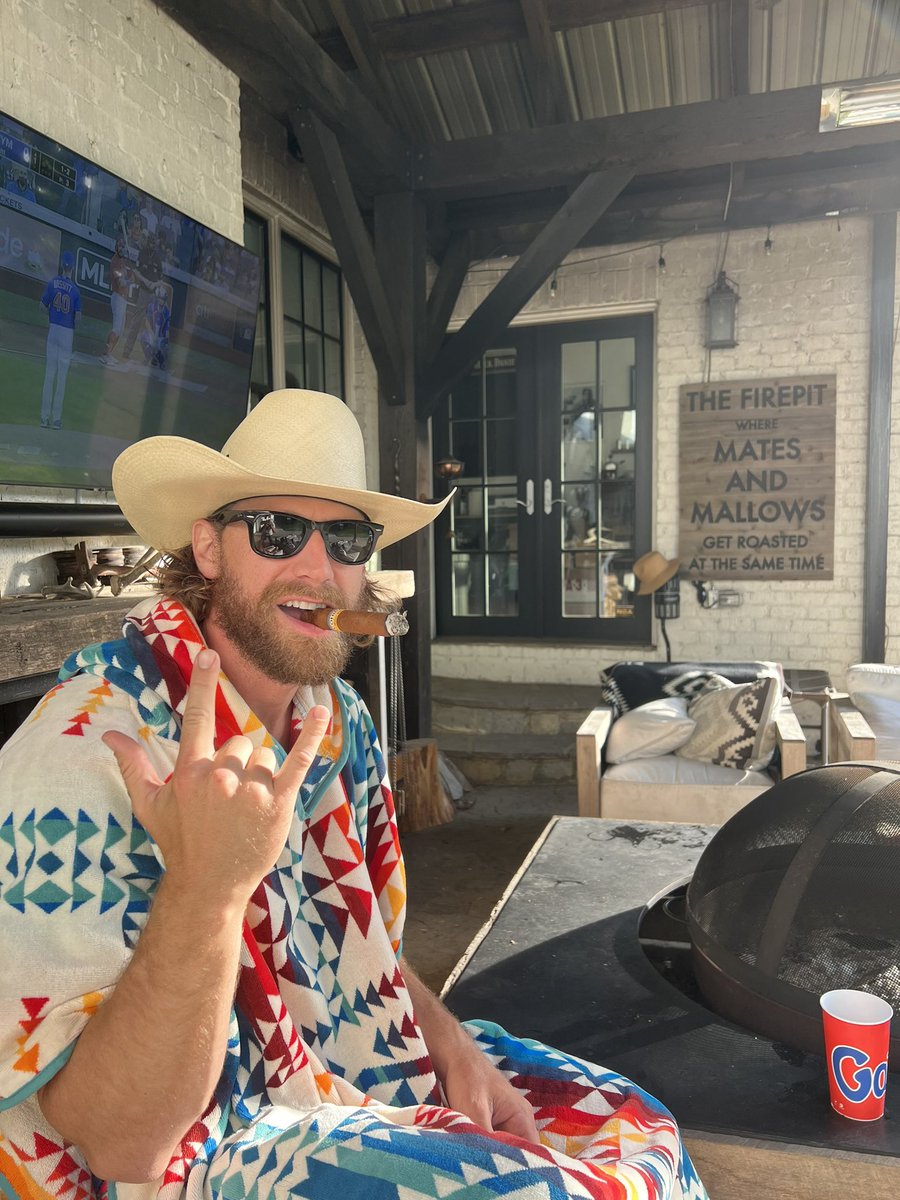 ChaseRiceMusic's tweet photo. Happy Sunday y’all🤟🏼 https://t.co/ciCfxKIXzs