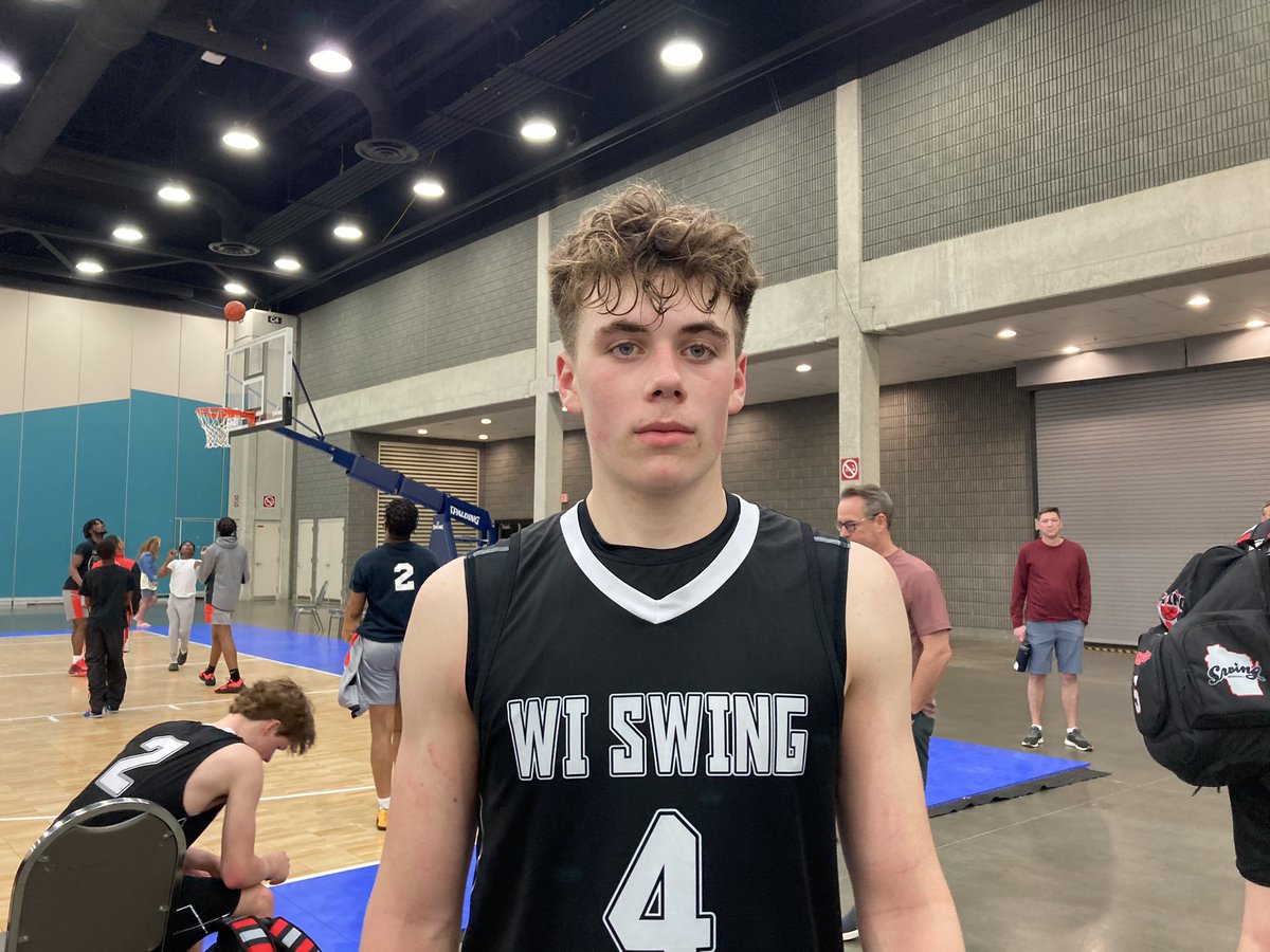 MHS_Boys_'s tweet photo. Numerous players keep stepping up for @WisconsinSwing 16U, this time it was Eli Podoll. He’s a tough point guard that stood out on both ends with his aggressive play. Impressed the most going strong to the bucket battling through defenders. @ny2lasports #GRASSROOTSINVITATIONAL https://t.co/IsUf9E2vMc