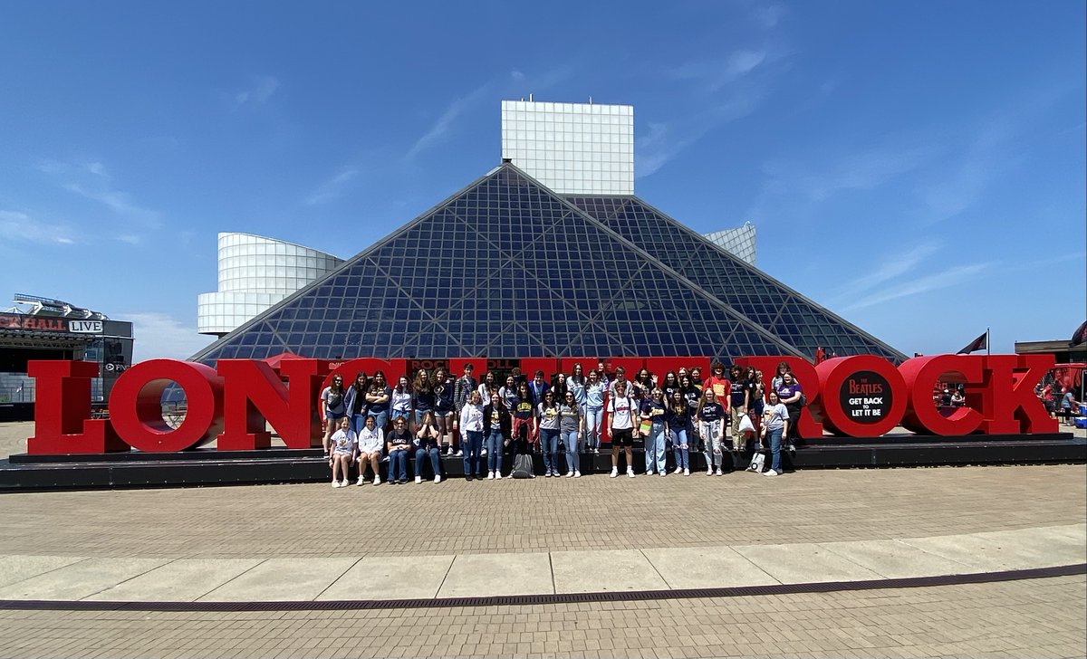 Clawson_Schools's tweet photo. On Wednesday, May 18th, 40 students from our Clawson High School Performing Arts program traveled to Cleveland, Ohio - chaperoned by their CHS teachers Ms. Moffitt (Band), Ms. DiSalvio (Strings) and Ms. Keyes (Choir). Students visited a variety of famous sites! 🎶 #ClawsonPride https://t.co/FzuwlT208l