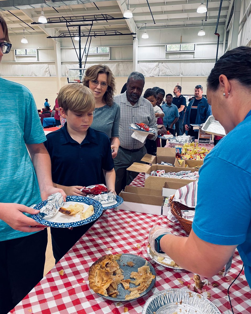 catcorlando's tweet photo. 🌭🥧 We had such a great time at Hot Dogs, Apple Pie, and YOU! Thank you to all those who came out. Our pie contest winner was Cadence Miles with honorable mentions for Miss Linda Cloer and Elisa Hughes. See you next Sunday as we launch our new series Unnamed!  #churchatthecross https://t.co/y4mXc4Ssks
