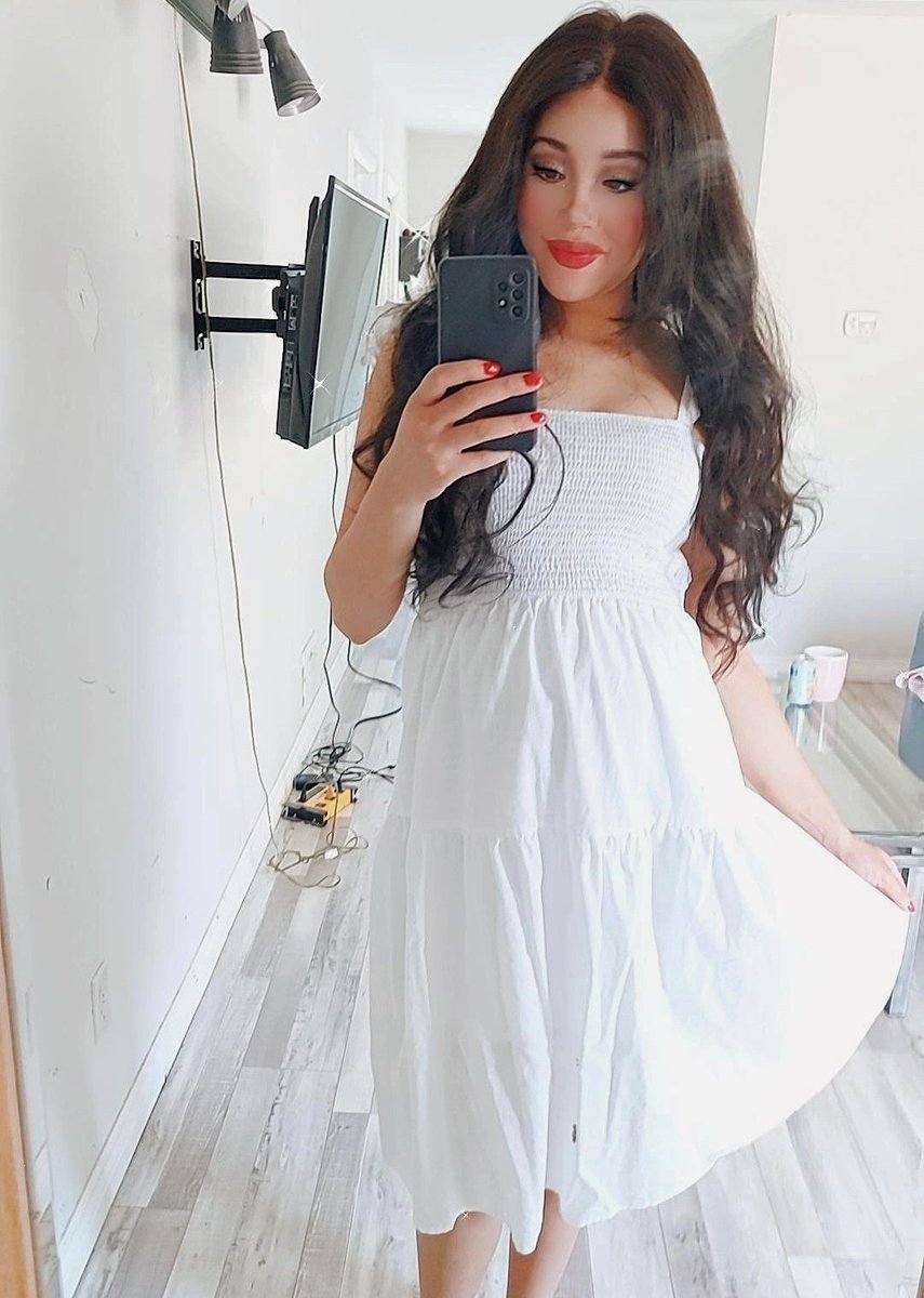 ❤🍓 #pretty #dress #white #littlewhitedress #beautiful #darkhair #darkeyes #countrygirl #countrysinger #countryartist #singer #songwriter