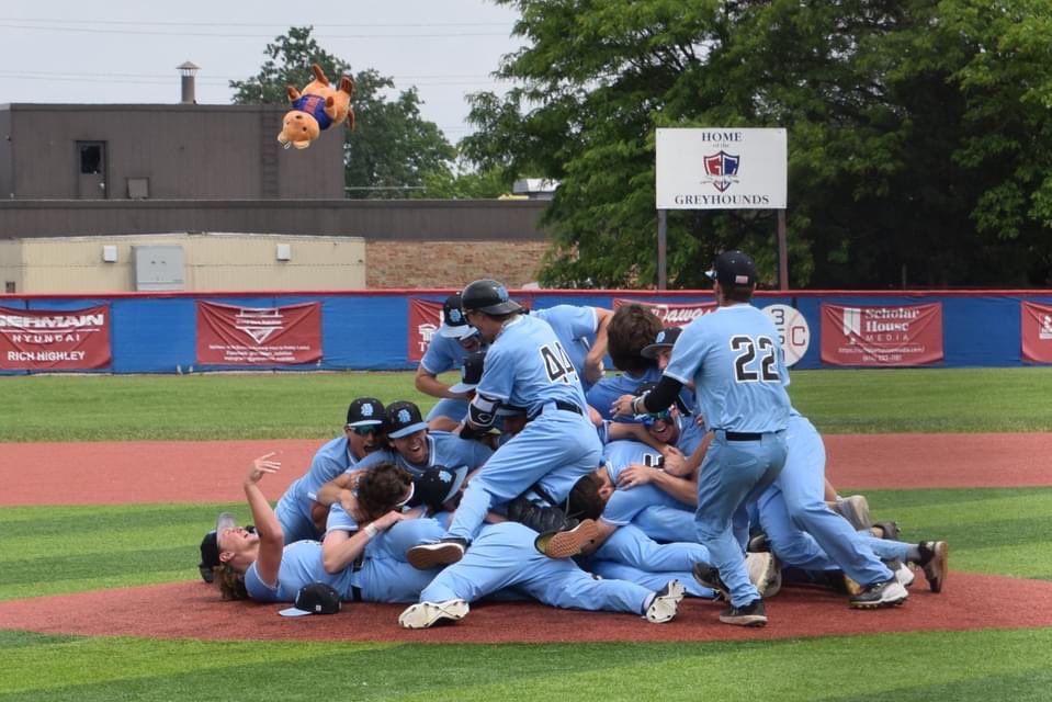 GilkersonCooper's tweet photo. district champs #keepitrollin @DarbyBaseball https://t.co/uSZvPRDMQ5