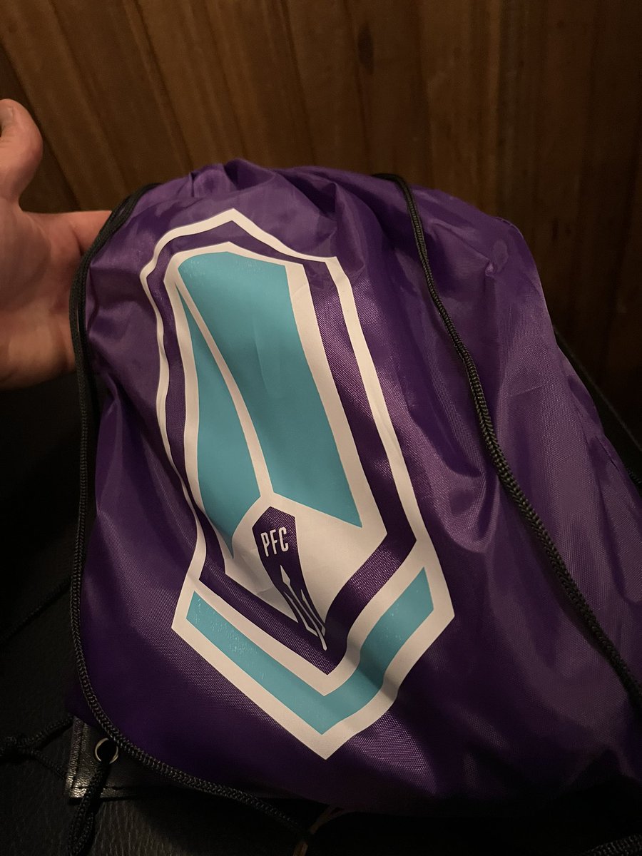 Gorge Us-Guys tweet media