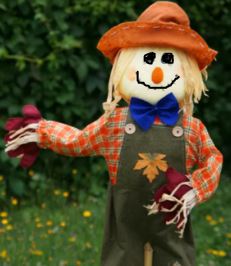 LurganShow's tweet photo. BUILD A SCARECROW COMPETITION
The Show Society welcome entries from families, groups or individuals to build a free standing scarecrow not higher than 1500mm or five feet. 
All scarecrows must be delivered to the Showgrounds on Friday 3rd June!
Owners collect after 4pm 4/5/2022 https://t.co/73kmYzJoq6