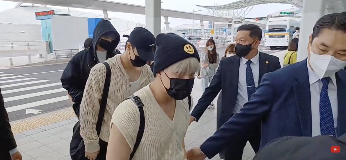 ASTROworldland's tweet photo. [INFO]

JinJin, Sanha y MoonBin han llegado al aeropuerto de Incheon para tomar su vuelo rumbo a Japón por las fechas del ASTROAD #STARGAZER 

#ASTRO @offclASTRO https://t.co/68L1F3N8rz