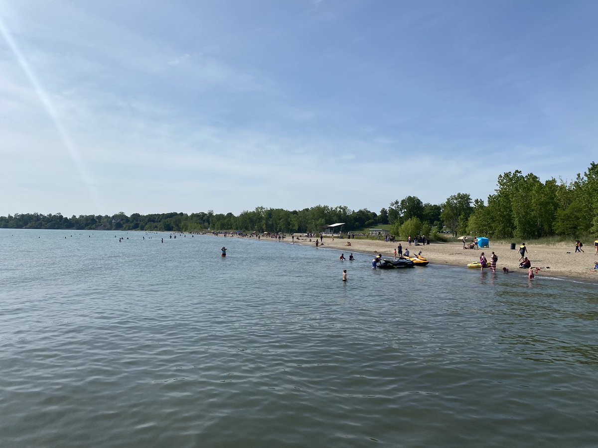 This beach though…thank you to the Town of Leamington for keeping this beach beautiful! A hidden gem. #beachtown #beachlife #beachvibes #leamington #summertime #SummerVibes