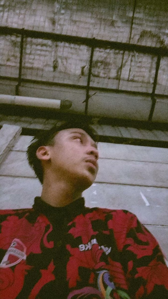 ocyed22's tweet photo. G jd kurus org slesai futsal makan nasi bungkus 2 gorengan 5 wkwkwkw https://t.co/w3aD7hXgUs