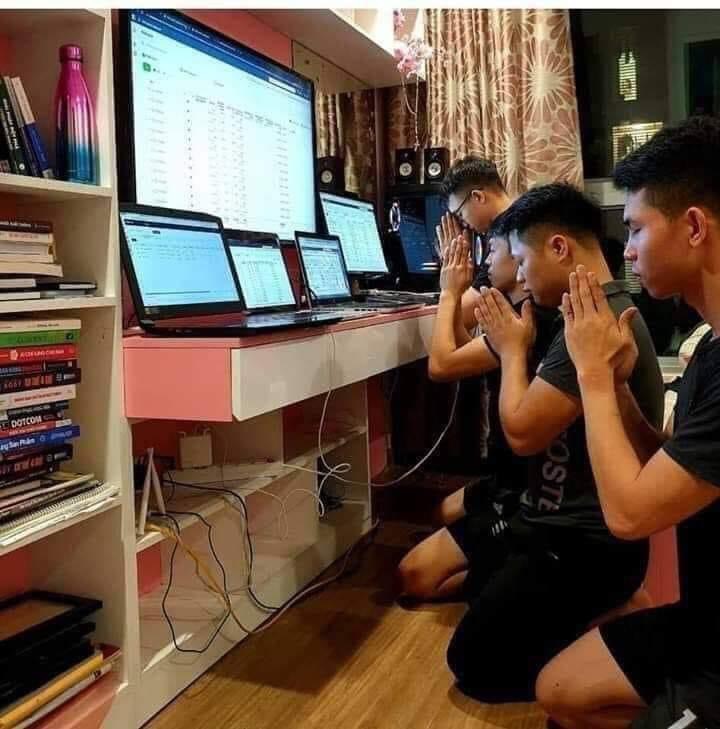 syailendra5758's tweet photo. All people in the world now..

$LUNA
#LUNA
#Terra 😩😩🤣🤣🤣🤣 https://t.co/BUX17pUbIH