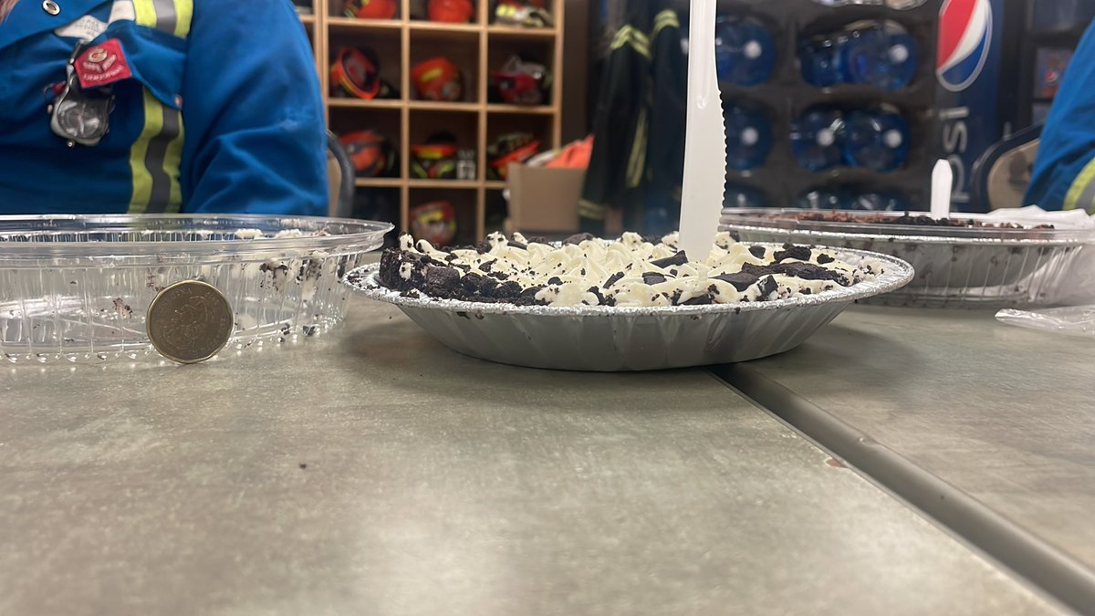 The1AndOnlyPhil's tweet photo. @mccainfoods How do you call this Deep’n Delicious? If anything I call it shallow and average, at best. Wow has the quality gone downhill over the years. Shame https://t.co/FDpBOjZSUP